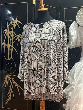 Southern Lady Geometric Stripe Long-Sleeve Top — Black & Blush RE